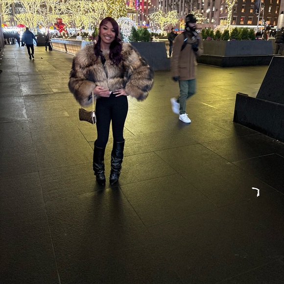 Women's Brown Fur Jacket - Picture 7 of 7